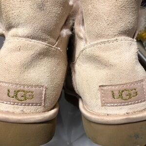 UGG Classic Galaxy Bling Mini in baby pink